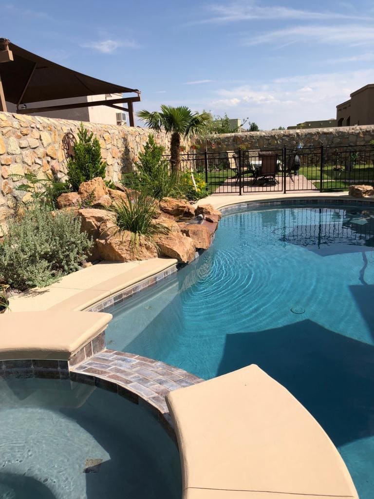custom pools and spas, landscaping